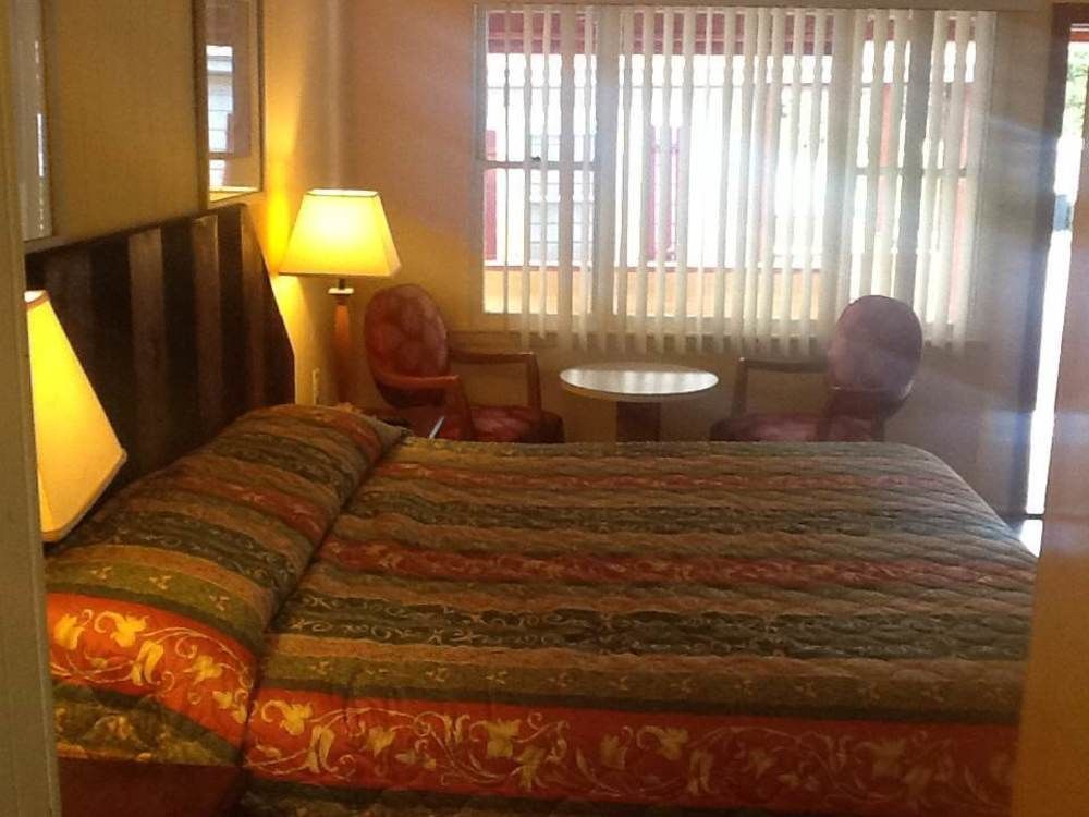 King Hendrick Motel And Suites Lake George Eksteriør billede